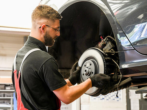 Service oder Reparatur durchführen